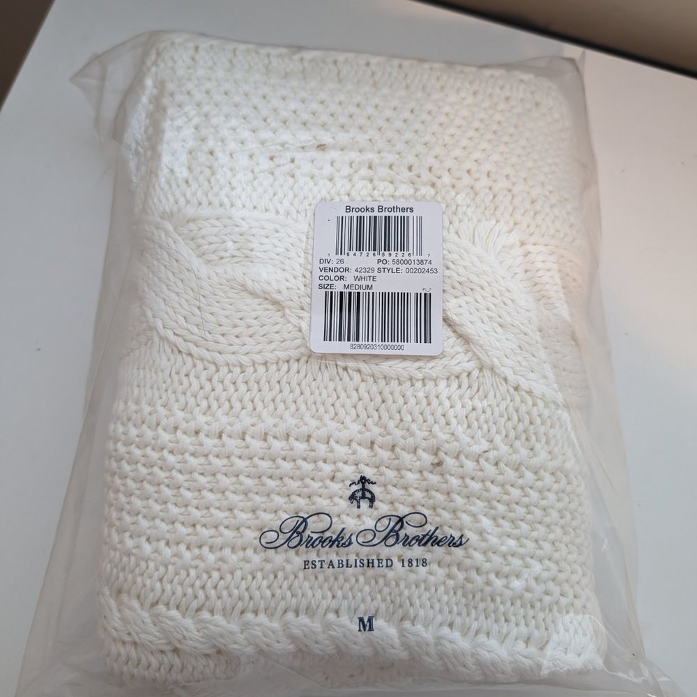 White Cotton Cable Knit V-Neck Sweater (Med)